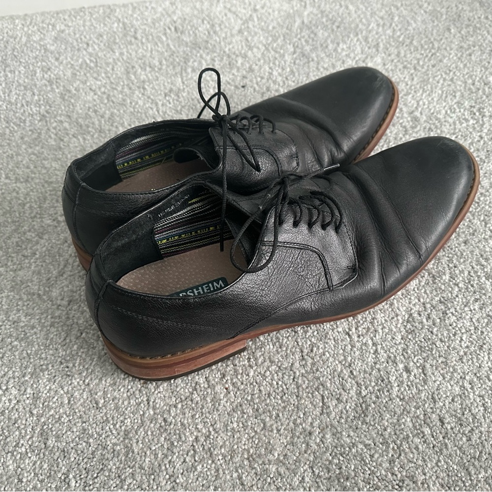 Classic Florsheim Men’s Leather Oxford